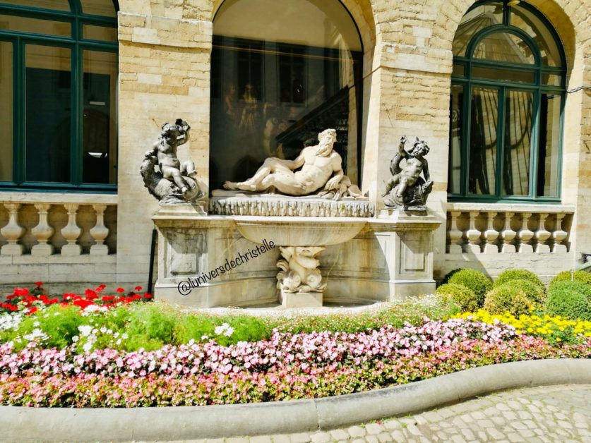 L'Escaut à la cour d'honneur de l'hôtel de ville de Bruxelles